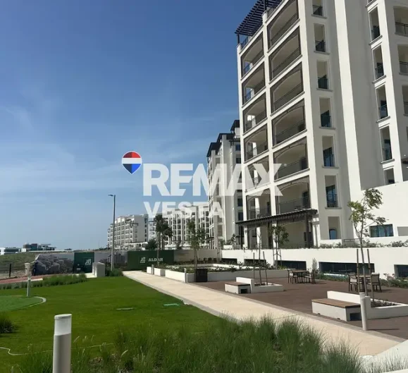 Studio for Rent in Yas Golf Collection Yas Island Abu Dhabi - RE/MAX Vesta