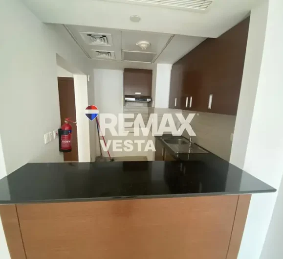 1 BR Apartment for Rent in The Gate Tower 1 Al Reem Island Abu Dhabi - RE/MAX Vesta