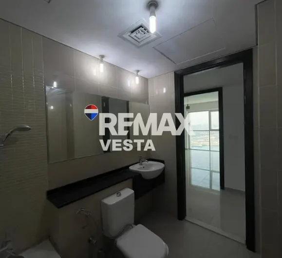 3 BR Apartment for Rent in RAK Tower Al Reem Island Abu Dhabi - RE/MAX Vesta