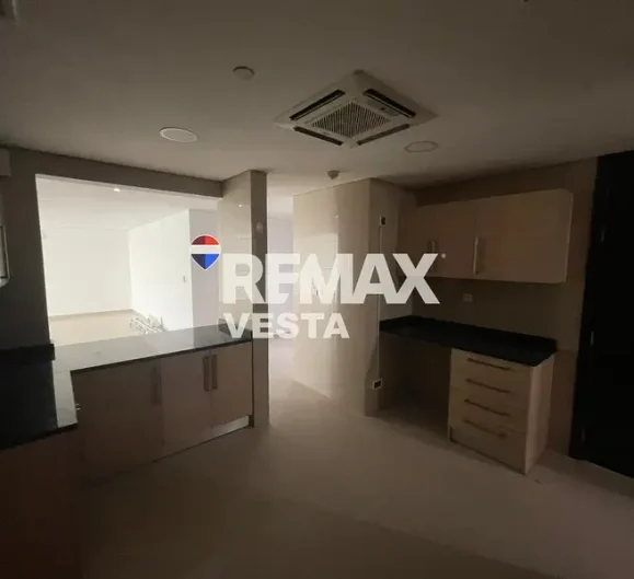 3 BR Apartment for Rent in RAK Tower Al Reem Island Abu Dhabi - RE/MAX Vesta