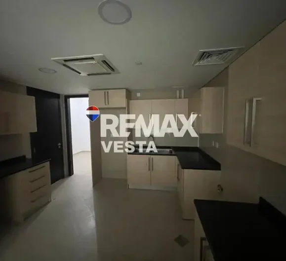3 BR Apartment for Rent in RAK Tower Al Reem Island Abu Dhabi - RE/MAX Vesta