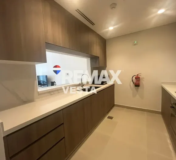 yas-golf-collection-2br9